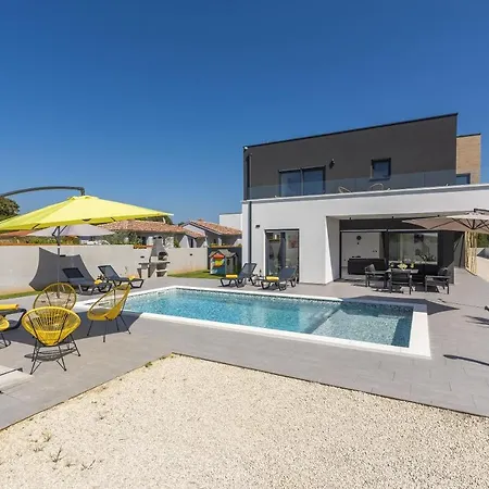 Elite فيلة بولا