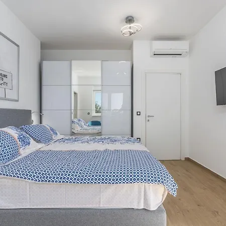 Elite فيلة بولا