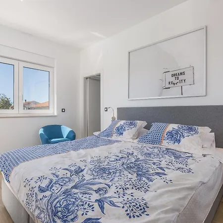 Elite فيلة بولا